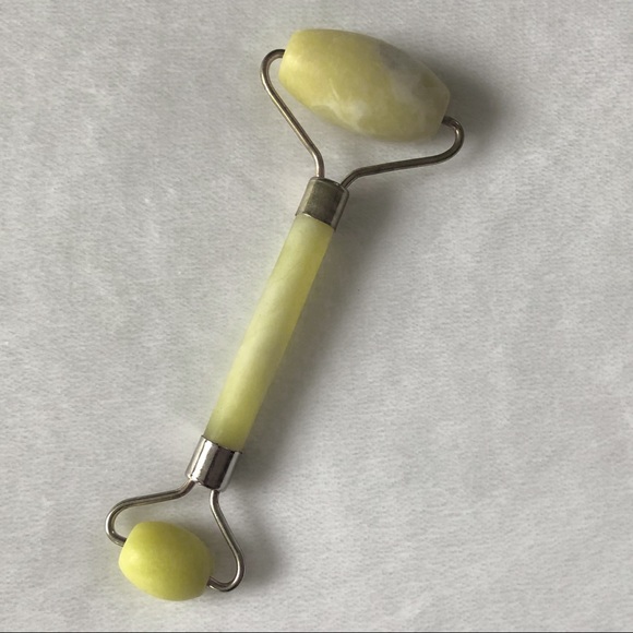 Jade Facial Roller - Picture 1 of 1